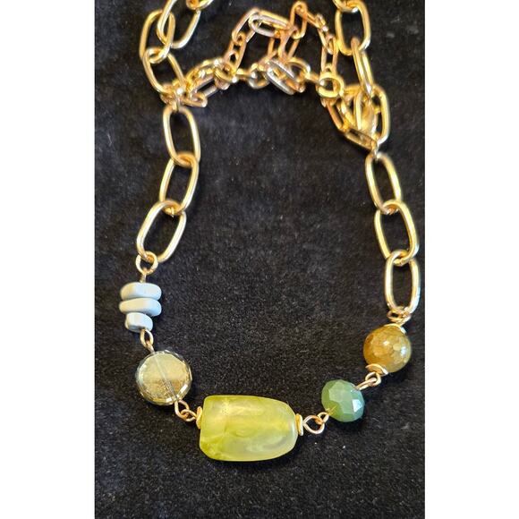 Unmarked Gold Multi-Chain Bracelet With Beads in Green and Yellow Tones - Picture 3 of 11
